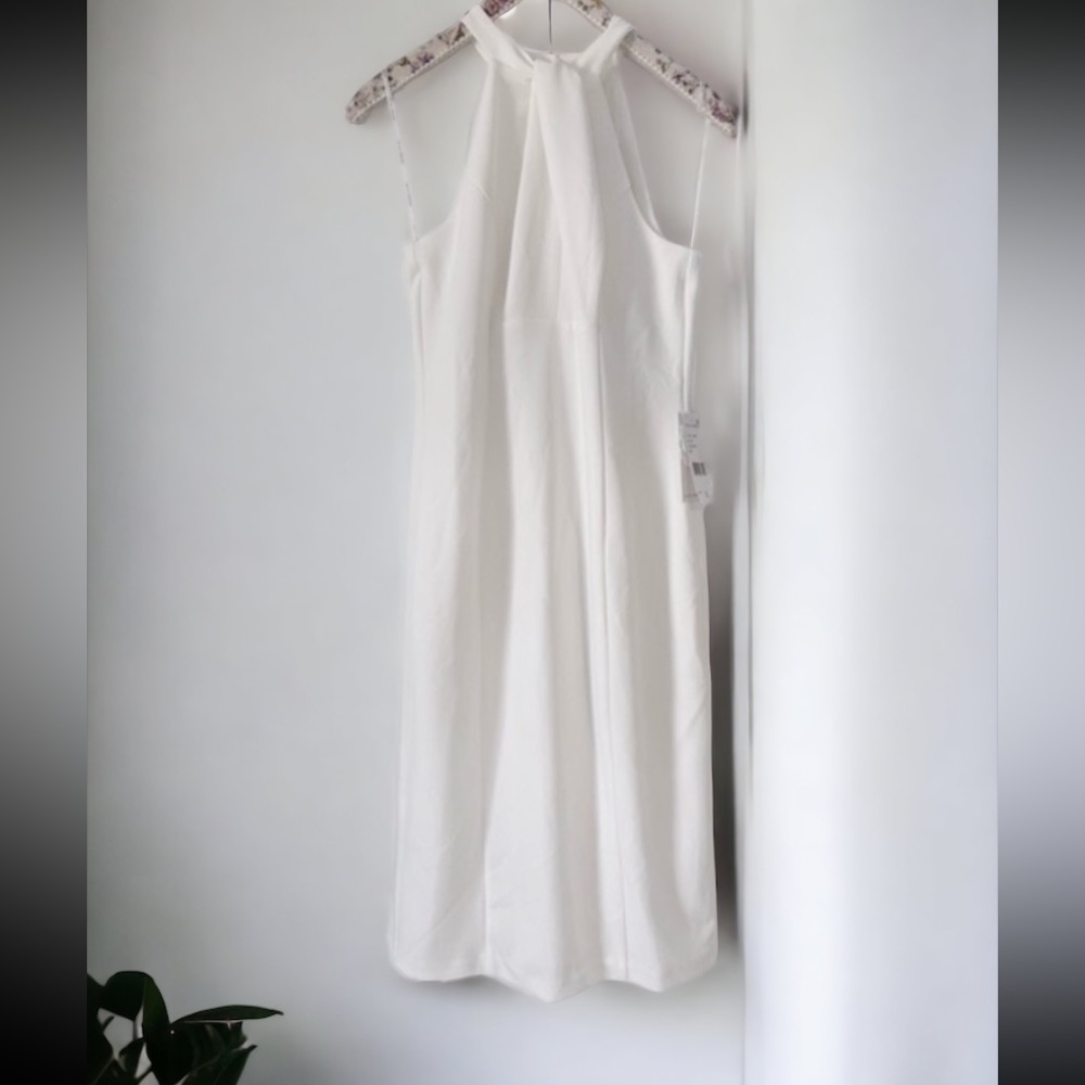Julia Jordan White/Ivory Twist Front Halter Neck Sleeveless Sheath Dress
Size 2 - Picture 7 of 12